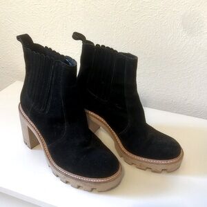 Lightly worn Gianni Bini Boots